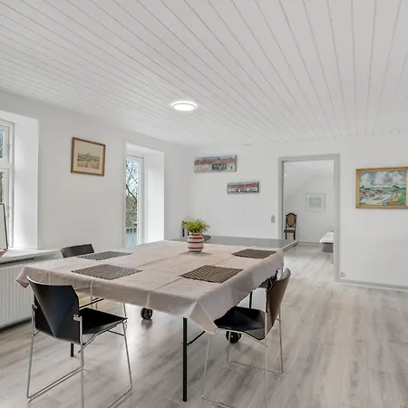 3 Bedroom Nice In شقة
